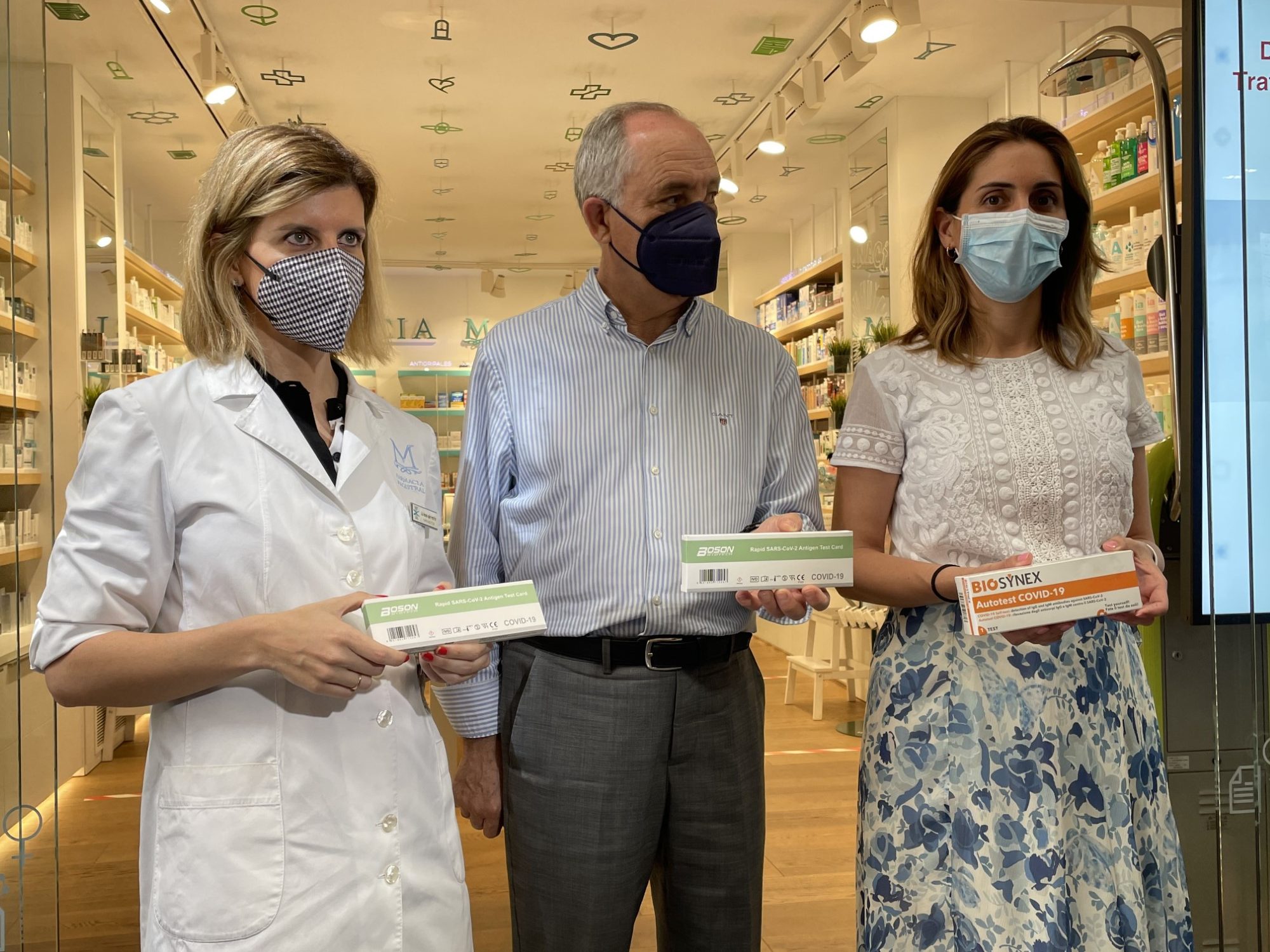 Las farmacias de la Región comienzan a dispensar test de autodiagnóstico de la Covid-19 para contener la pandemia